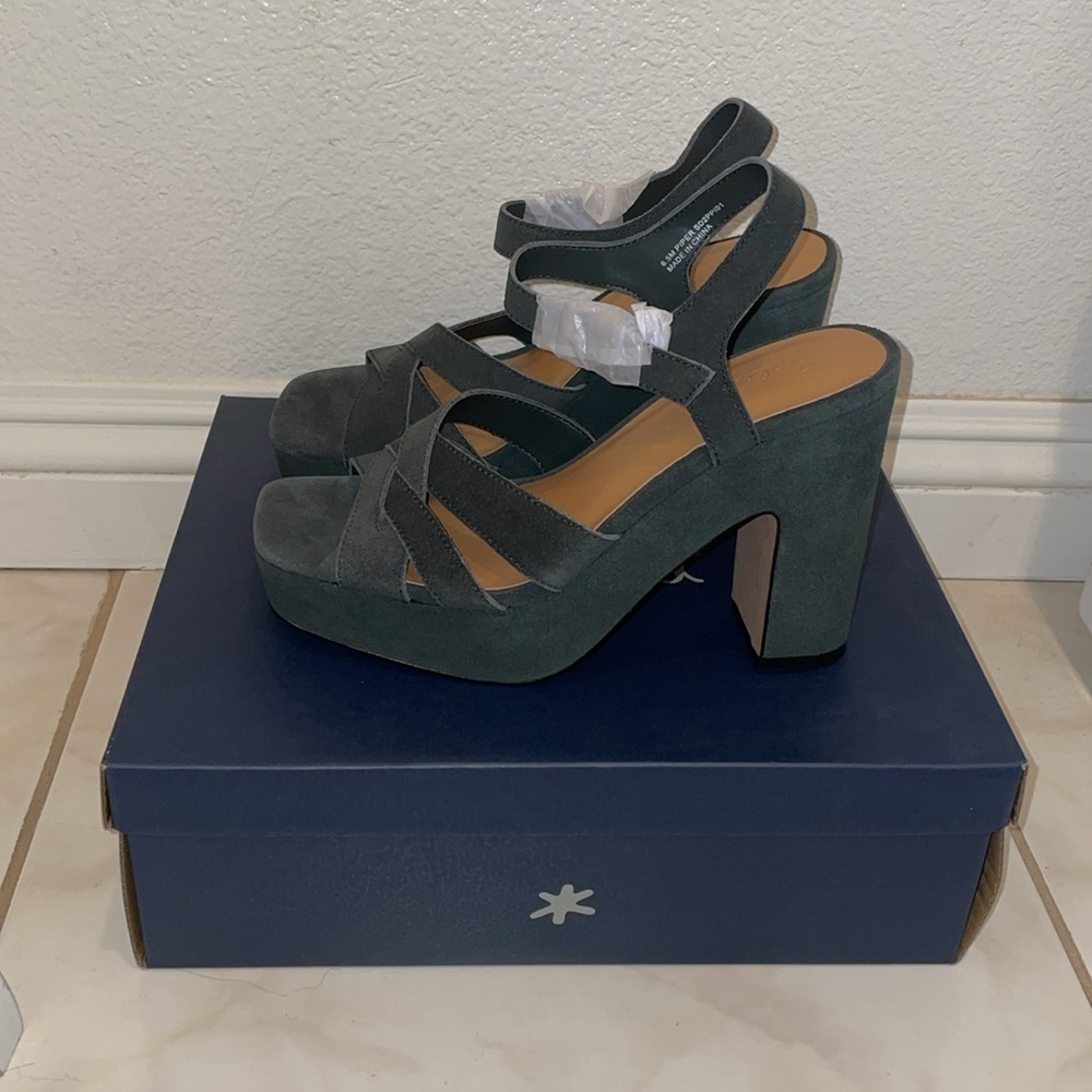 NWT SPLENDID PIPER SUEDE PLATFORM SANDAL IN BLACK Women’s 6.5​​​​​​ - Picture 2 of 9